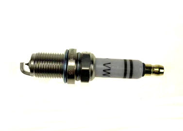 Candele dell'iridio di PAT per Audi A3 A4 A5 A6 VW Passat 06H 905 611 06H905611